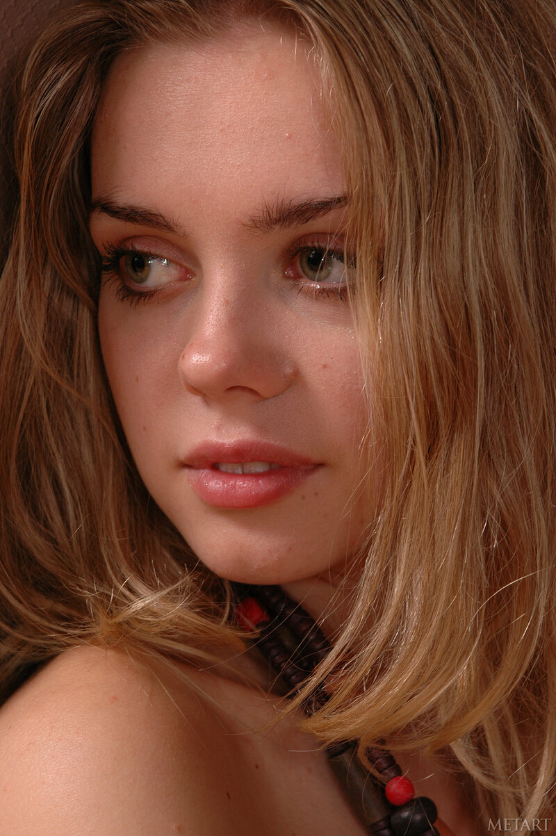 Алла, 32